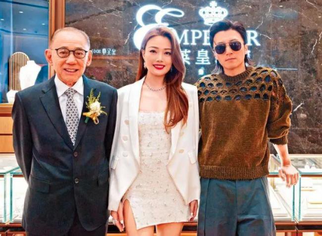 杨受成澳门博彩娱乐场停业 大堂曾铺76公斤黄金 杨受成澳门博彩娱乐场停业 大堂曾铺76公斤黄金