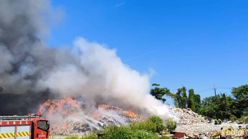 图为花莲吉安垃圾掩埋场火警画面。（资料照）