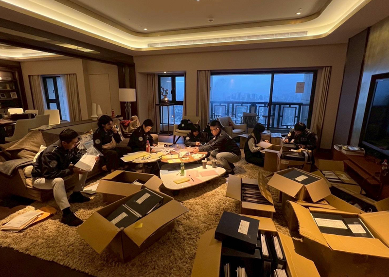 检警调4日赴太子集团用犯罪所得购入的和平大苑房产内搜索。（调查局提供）