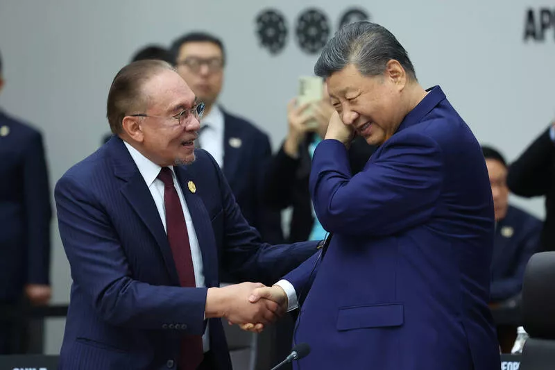 这国总理突然接近习近平 中国官员全吓傻视频曝光