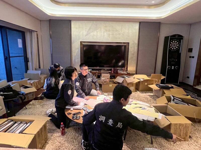 太子集团董事长陈志主要核心中国籍干部刘学锋、李丞丞曾多次来台，甚至还找立委协助入境，移民署回应，中国人士来台申请案，均依法查核及联审、详实审查。图为检警调4日赴太子集团和平大苑房产内搜索。（资料照）