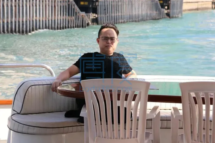 中国大佬竟持有侏罗纪恐龙化石？逃亡英国被查抄