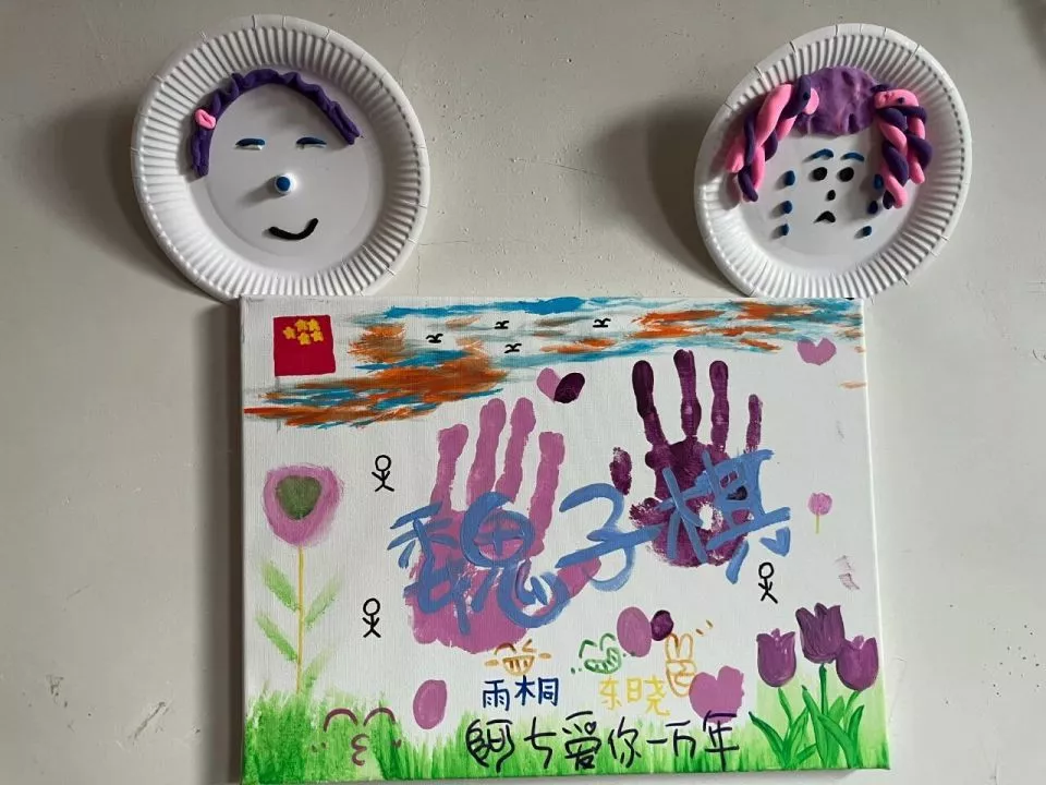 深夜直播间，跳舞自救的妈妈们