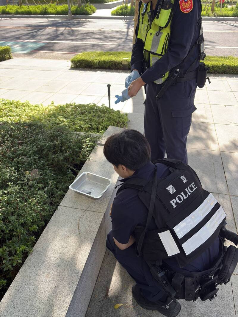 警方已调阅监视器画面，掌握6名嫌疑人及车号，以车追人调查中。（新北市议员陈明义提供）