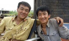 知名演员无戏可拍 回老家摆摊卖炒面 娶小18岁娇妻矛盾不断