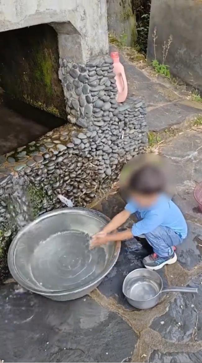 云南“野孩子”事件 官方通报来了