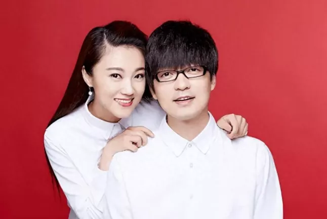 玖月奇迹离婚5年：一个身价破亿，一个街头摆摊