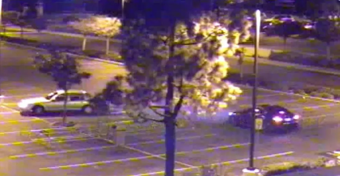 ▲监控显示皮埃尔·哈布什的父亲在停车场与儿子会面