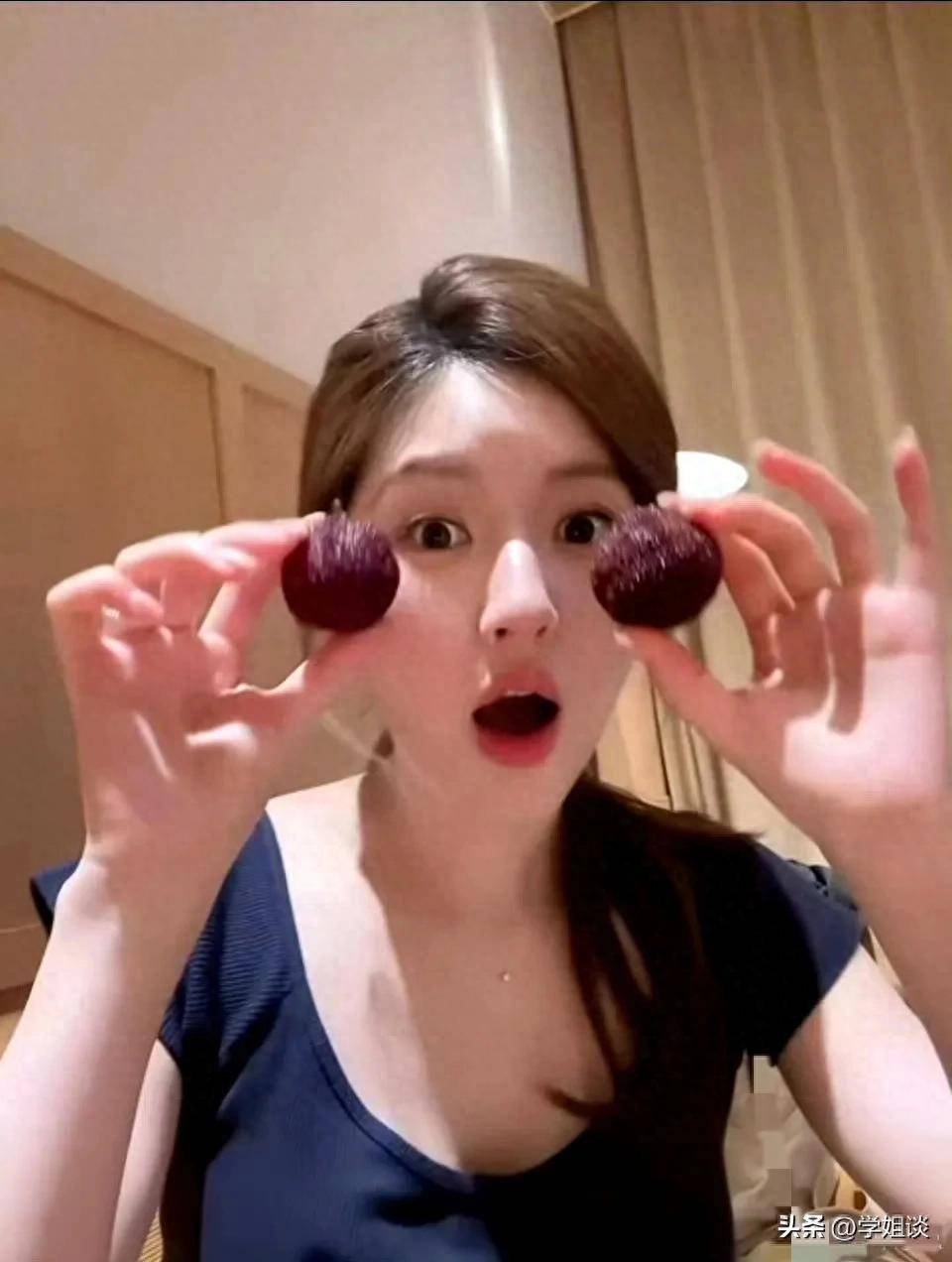 赵露思吃杨梅被骂戏精!网友:有必要演那么夸张吗?