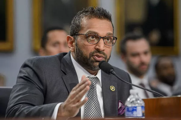 中国同意停止出口"芬太尼相关化学品",FBI局长证实