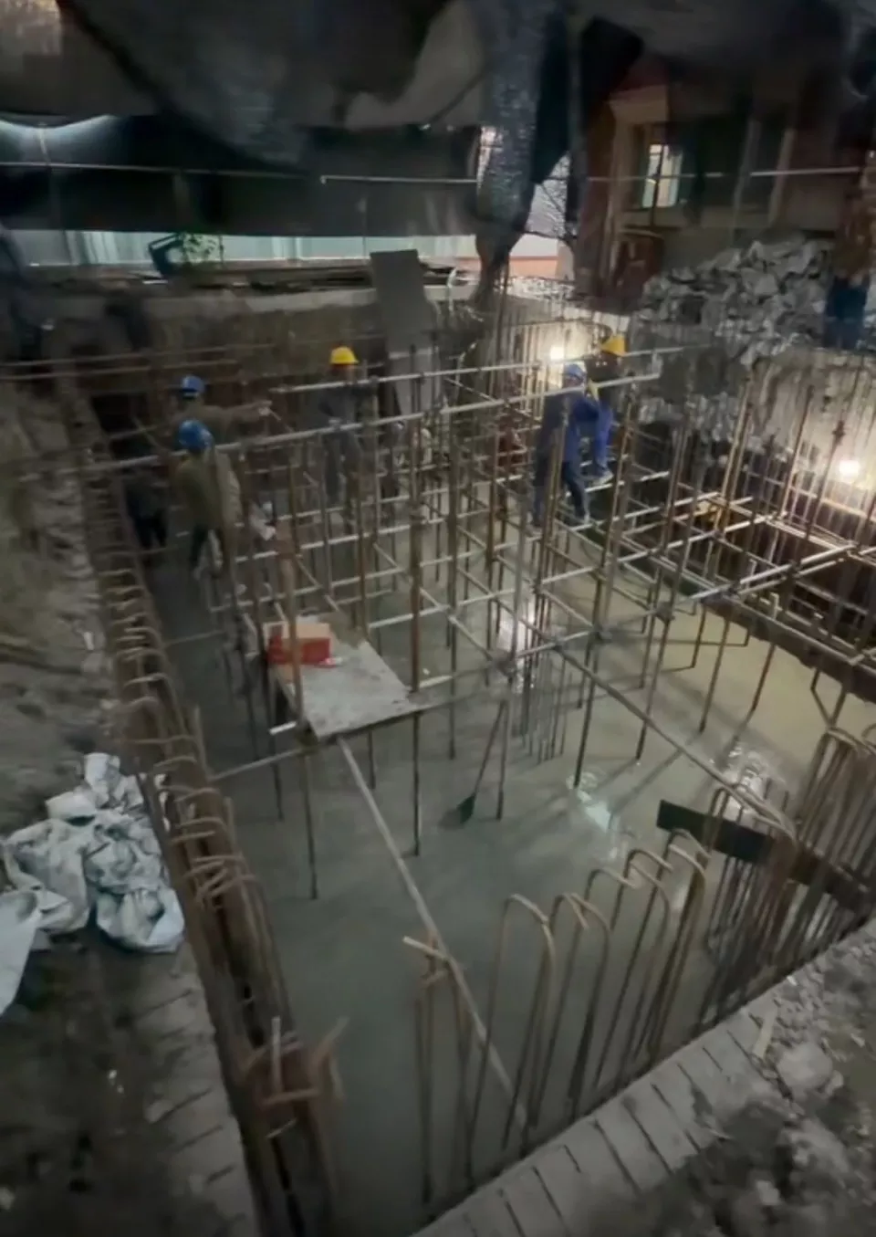 上海一业主私挖三百平、六米深地下室 邻居房屋出现裂缝、沉降