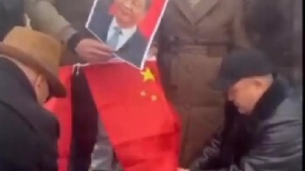 中国这邻国爆发罕见反中抗议 多人被捕遭罚