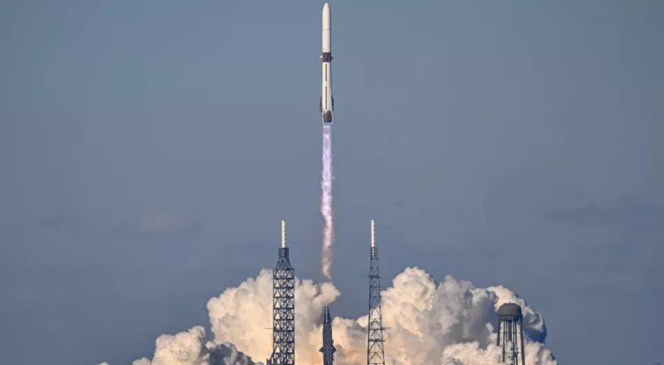 首富们的太空竞赛:贝索斯一天内迎来两个里程碑