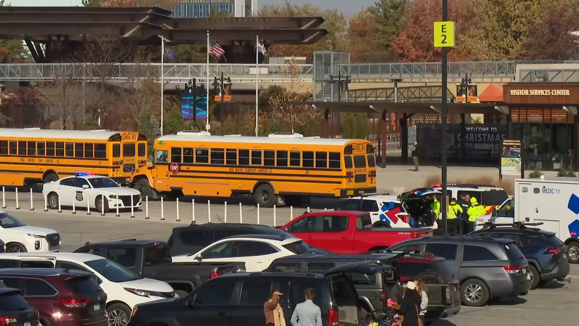 黑猩猩出逃,37名师生被困美国动物园内