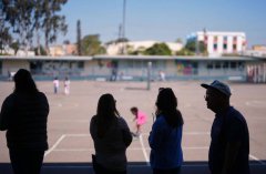 印度12岁女童迟到 挨罚100次仰卧起坐背部剧痛惨死