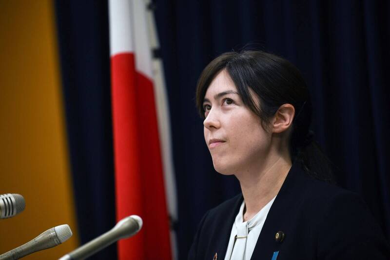 中国吁国民勿旅日，经济安全保障担当大臣小野田纪美表示：「对于稍有不满就会立刻诉诸经济胁迫的对象过度依赖，确实是一种风险。」（彭博）