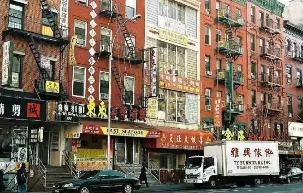 华人爸“母语被登记成普通话”失监护权 夺子11年 今终翻案