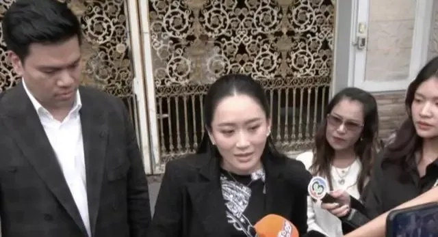 泰前美女总理佩通坦探狱父亲 他信狱中生活曝光