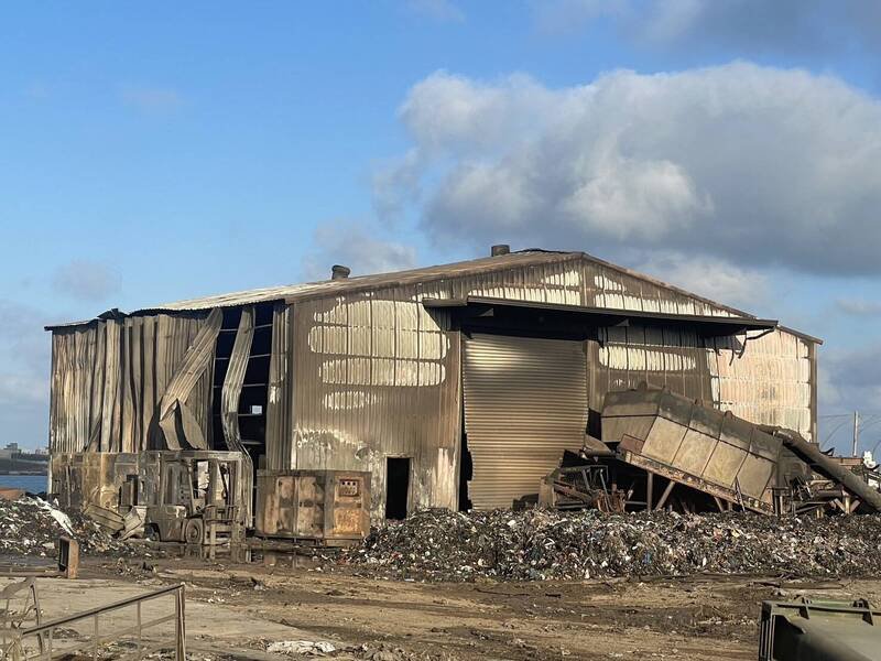 红罗垃圾场去年底火警，烧毁资源回收场。（资料照、湖西乡公所提供）