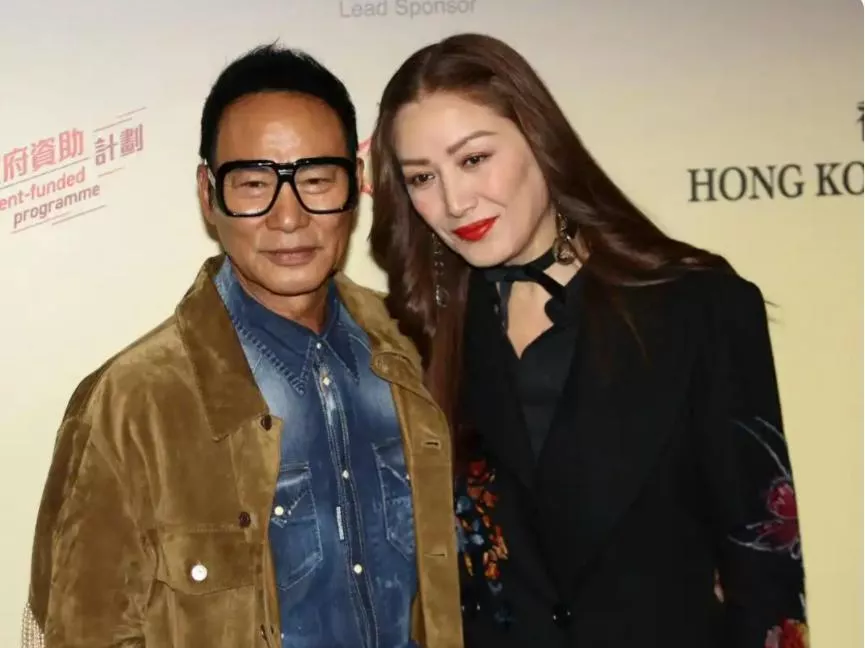 任达华再度翻红,70岁不慎摔倒后,妻子琦琦的一个举动却引发众怒