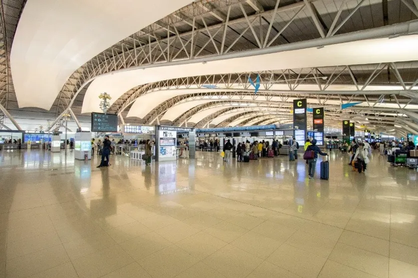 一名20多岁中国游客在日本关西机场坠亡