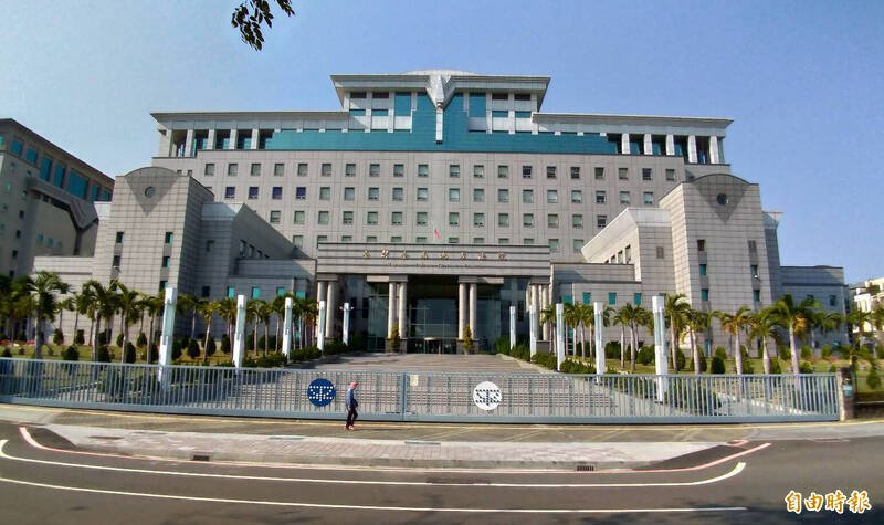 高雄一所大学的黄姓女学生涉传述校内C姓女讲师与Y姓、F姓女学生是女女师生恋关系，还做成书面向校方检举，被台南地院依两项诽谤罪合并判她8月徒刑。（资料照，记者王俊忠摄）