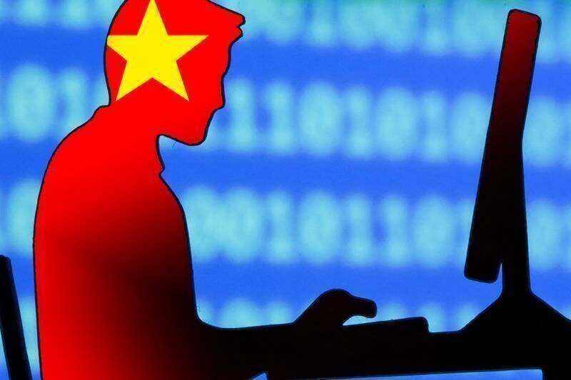 上海南芯半导体公司在台租办公室招募工程师，经理私讯「承租办公室越低调越好，不要租商办大楼，台湾风声鹤唳…3月10几号时有8家公司都被调查了」，成为检方起诉铁证。（路透，本报合成）