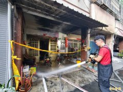 高雄凤山火警 2人送医