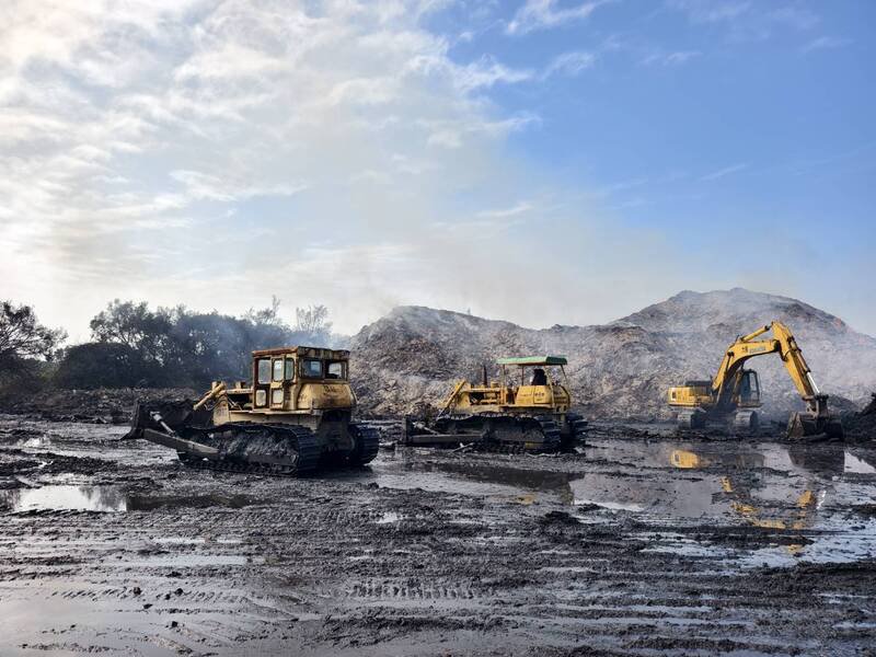 乌树林暂置场灾场燃烧区域已缩减。（南市环保局提供）