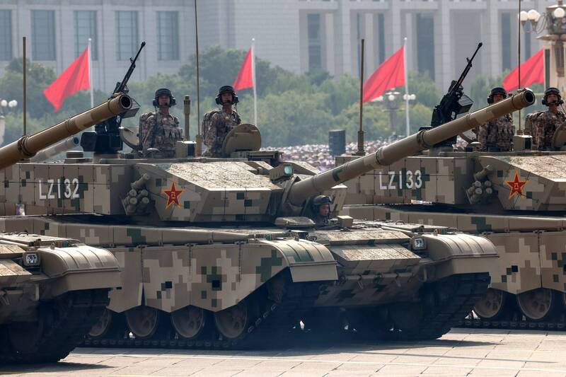 中国《解放军报》专栏批评日方行为「中国人民不答应，中国军队不答应」，却被自家网友嘲笑。图为中国阅兵。（欧新社）