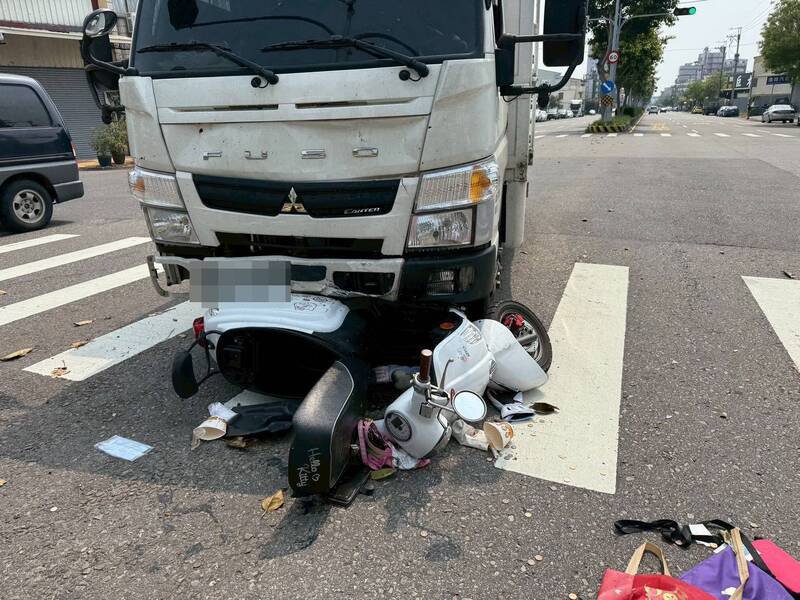 大雅区民生路发生货车撞死女骑士车祸。（警方提供）