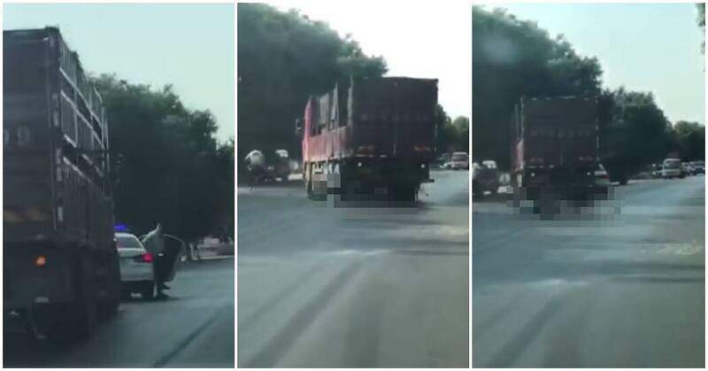 中国交警遇到一辆违规大货车要求拦查，结果货车司机竟直接将交警撞倒并辗过。（图翻摄自黑料网）