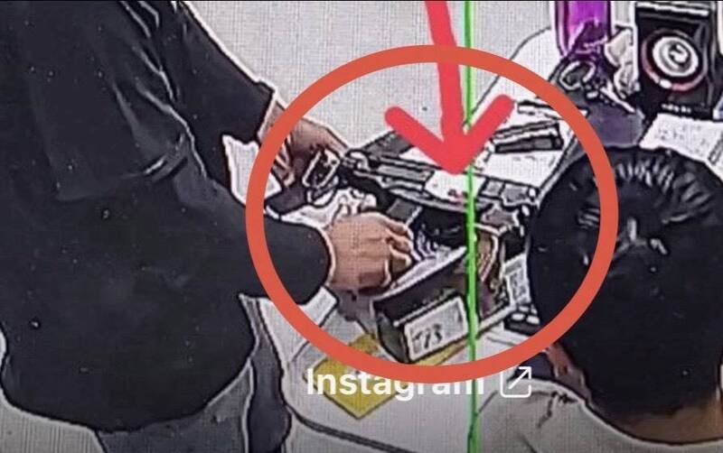 男子跑到附近人力仲介公司要卖枪。（民众提供）