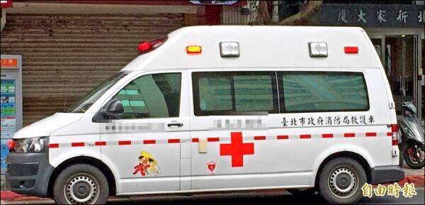 北投某国中女学生昨坠楼送医急救，目前生命征象稳定。救护车示意图。（资料照）