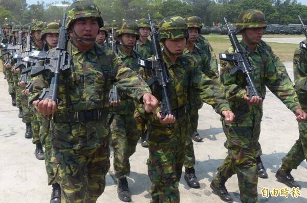 黄男服役遭刘女兵变，44年后申请中低收才知多出3名子女。声请否认子女，台南地院依DNA鉴定裁定两女非其婚生女。示意图。（资料照）