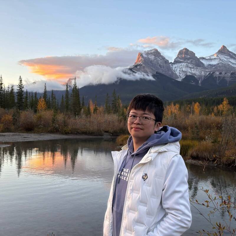 桂祥晟律师以前社会处长身分，为昔日部属打官司讨回公道。（桂祥晟提供）