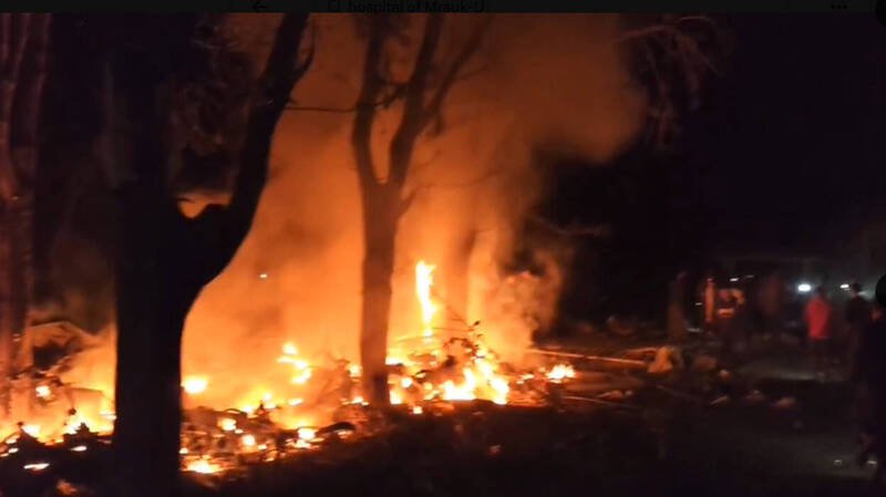 缅甸军方轰炸位于缅甸西部若开邦与孟加拉接壤的妙乌综合医院。（撷自X@KhineThuKha）