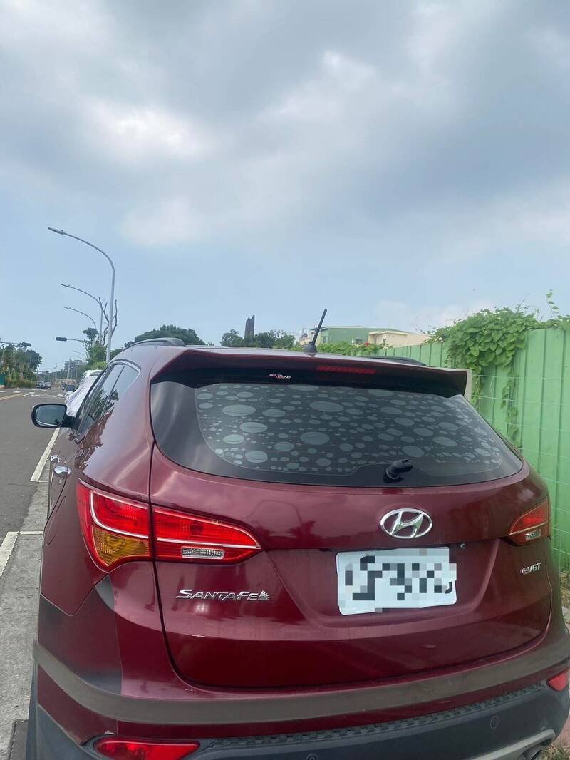 轿车雨刷遭破坏，车主气炸。（图由民众提供）