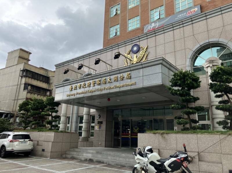 检视行车纪录器及搜证画面，检察官发现两名警员到场主要是排除交通障碍，双方口角发生于暂停车辆期间，并无任何包庇或图利行为。图为北市大同警分局。（资料照）