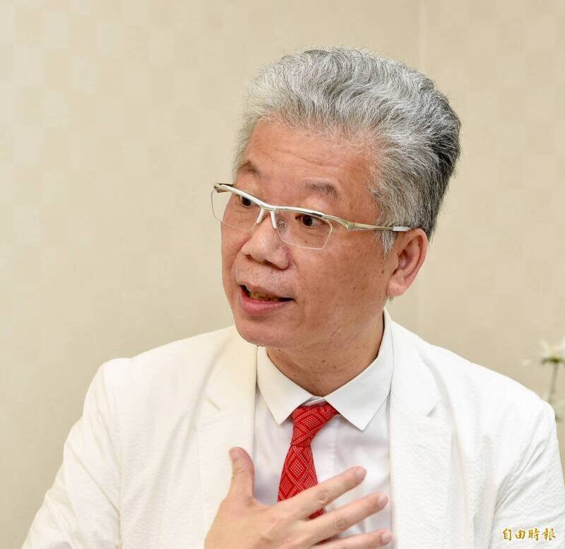 知名精神科名医李光辉谎称可以合法帮大肠癌四期的女病患提供免疫疗法治疗癌症，收费150万元，实际上仅注射生理食盐水诈财，女病患住院2个月后不治，桃园地院依诈欺取财罪判李2年徒刑，全案上诉，高等法院改判李1年6月徒刑，犯罪所得150万元追缴没收，全案定谳，李将入狱执行。（资料照）