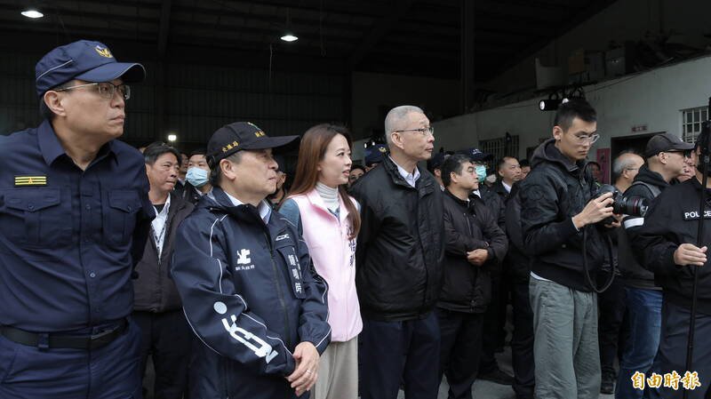 新北市府与台北客运今进行公车紧急状况演练，交通局长钟鸣时、双北、桃园市公车业者也到场观摩交流。（记者黄政嘉摄）