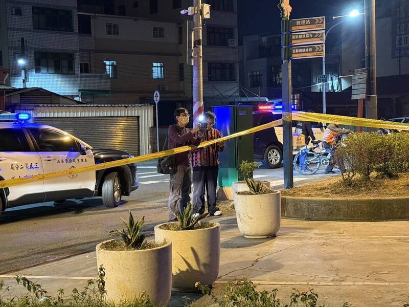 高雄跨年前传枪击案，疑放鞭炮引纠纷，2人中弹送医。（民众提供）