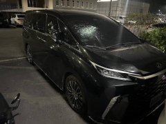 好友反目 半夜持大剪刀狂砸2辆百万名车  凤山警逮人送办