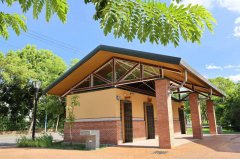 花莲车泊热门澡点 花莲凤林慢城公园投币箱撬开偷钱