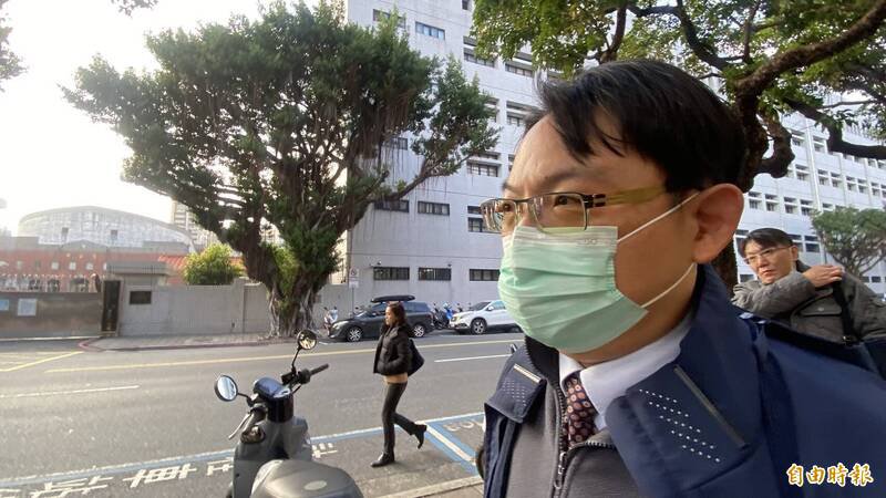 台北地检署检察官徐名驹今出庭，结束后步出法院。（记者杨心慧摄）