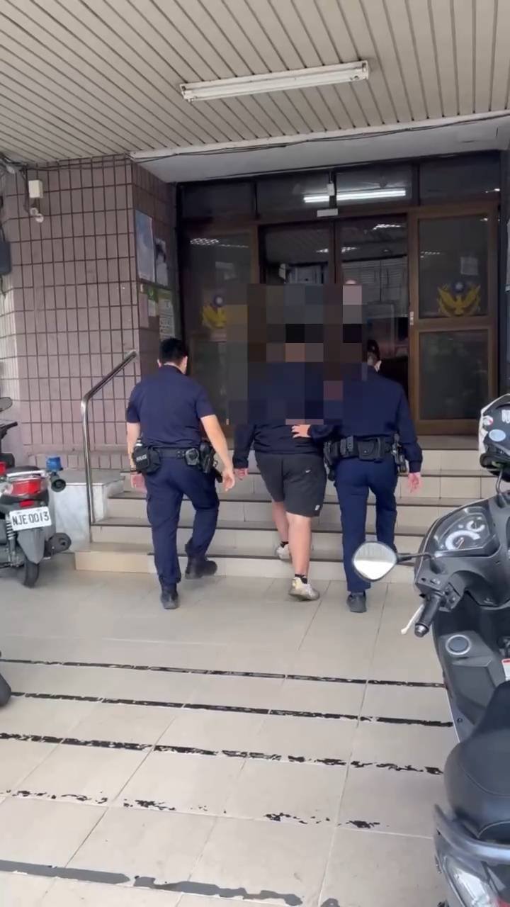 警方将陈姓堂弟移送法办。（屏东警分局提供）