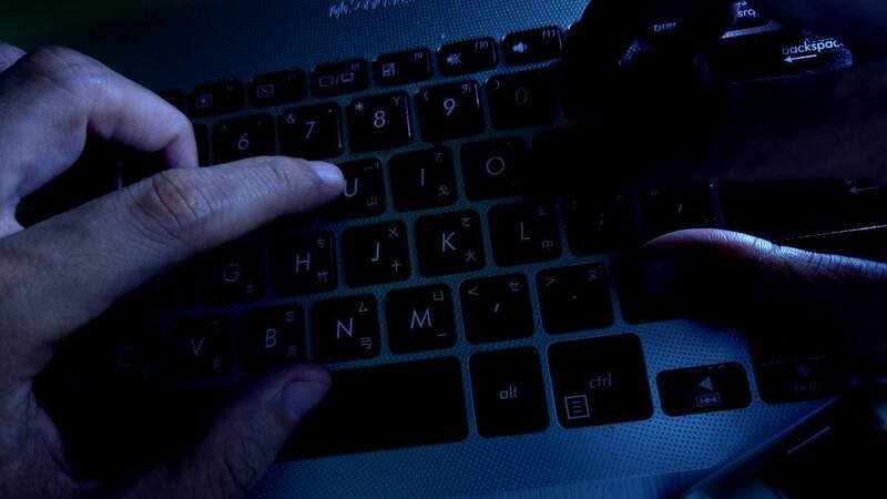 林男派驻中国被国际公司指控涉牵线骇客改汇款资料，被公司解雇停薪，台南高分院认定违忠诚义务，驳回林男求偿62万，二审费用也由林男负担。（示意图，记者王捷摄）