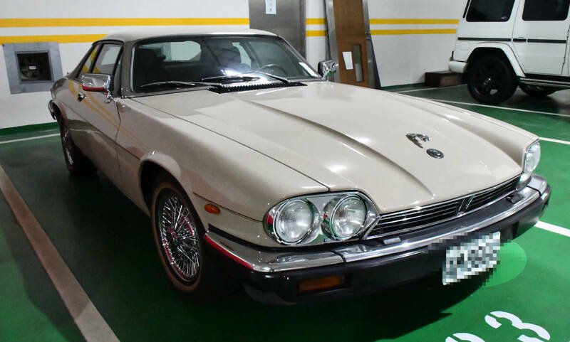 萧靖以公益款项购入的古董级JAGUAR XJS 3.6棕色跑车,去年已被士林分署法拍。(资料照) 萧靖以公益款项购入的古董级JAGUAR XJS 3.6棕色跑车,去年已被士林分署法拍。(资料照)