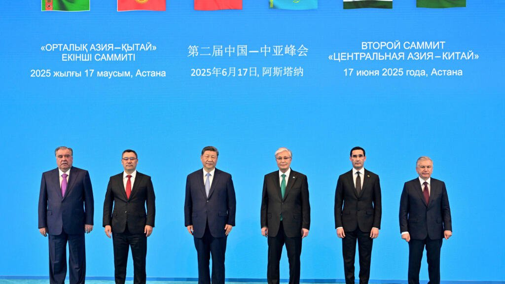 中国国家主席习近平出席2025年6月17日在哈萨克斯坦阿斯塔纳举行的中国-中亚峰会。