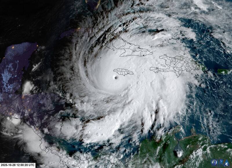 飓风梅丽莎将沿著东北方向穿过牙买加。(法新社) 飓风梅丽莎将沿著东北方向穿过牙买加。(法新社)